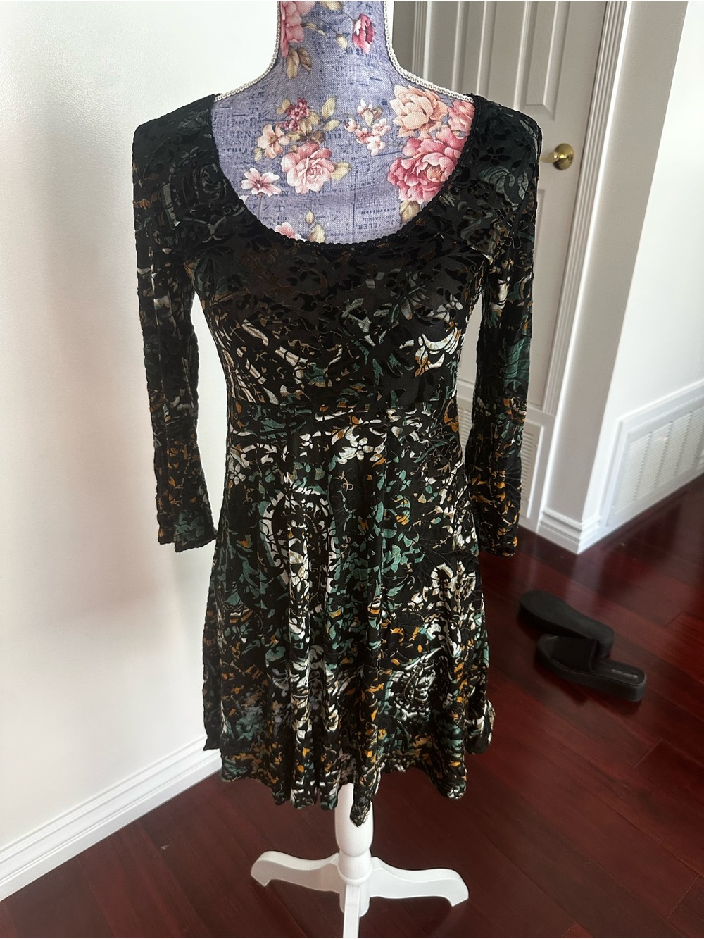 Black Floral Velvet Scoop-Neck Dress